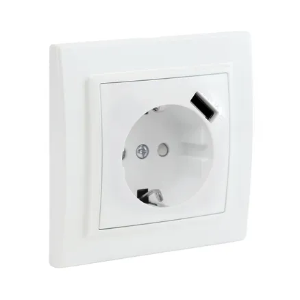 Минск Розетка 1-местная СП с/з 16А белая с защ. штор. с USB 1А EKF (ERR16-028-100-USB)
