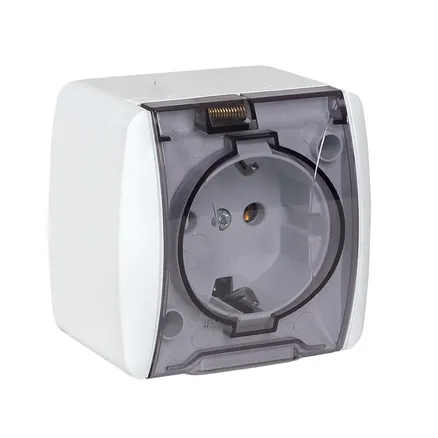 Владивосток Розетка 1-местная 16А с зазем.с кр. IP54 EKF (EQR16-029-30-54-T)