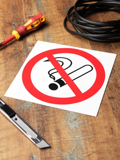 Знак наклейка P01 "Запрещается курить" (200х200) ГОСТ 12.4.026-2015 EKF PROxima