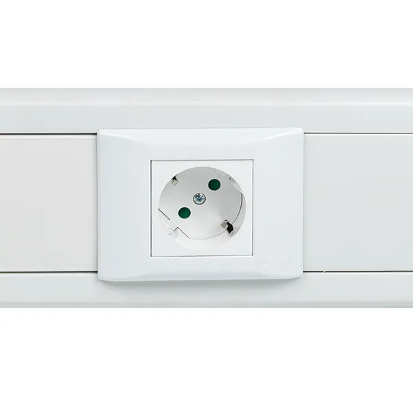 Розетка 45х45 PRO с заземлением, с защ. шторками, 45 градусов, белая EKF