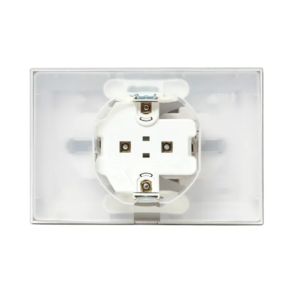 Механизм розетки двойной, 16А, IP44, с заземлением, со шторками, с рамкой, с крышками, шампань Эпика EKF