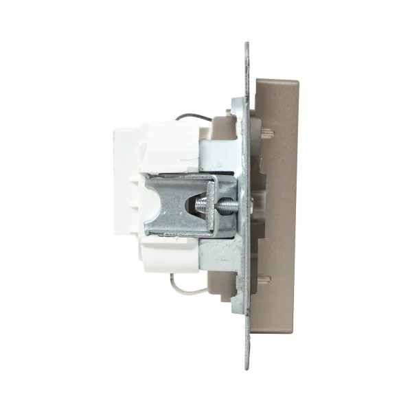 Механизм розетки, 16А, с заземлением, со шторками, шампань Эпика EKF