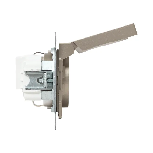 Механизм розетки, 16А, IP44, с заземлением, со шторками, c крышкой, шампань Эпика EKF