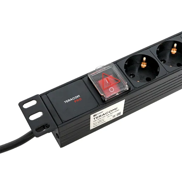 Блок розеток PDU TERACOM PRO 19" 1U 16А/250В 8 розеток Schuko с выключателем шнур питания длиной 2 метра сечение 3x1,5 мм2 вилка Schuko корпус пластик черный