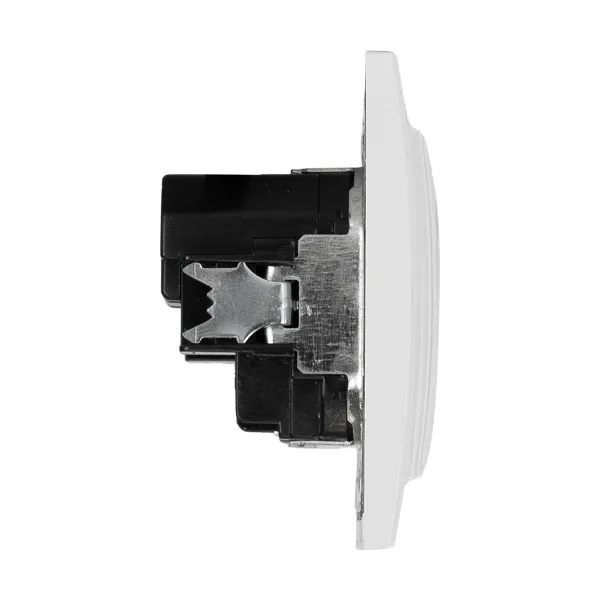 Минск Розетка 1-местная СП с/з 16А белая с защ. штор. с 2 USB 2,1А EKF