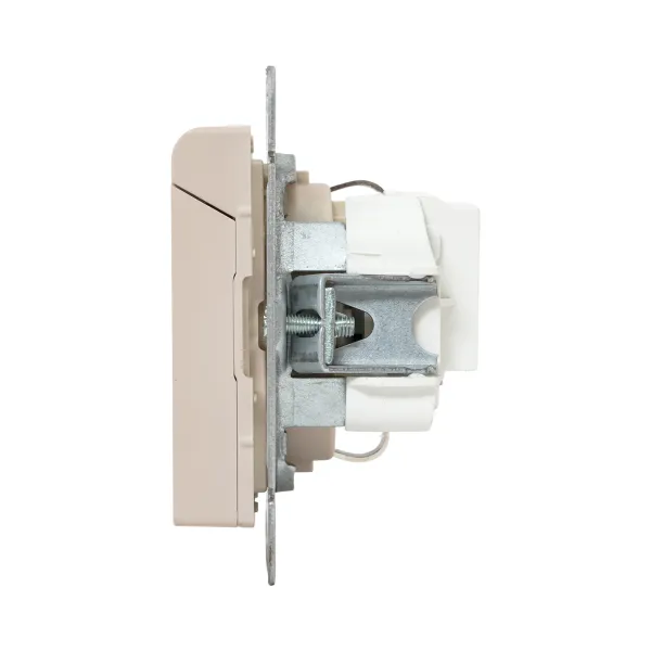 Механизм розетки, 16А, IP44, с заземлением, со шторками, c крышкой, кремовый Эпика EKF