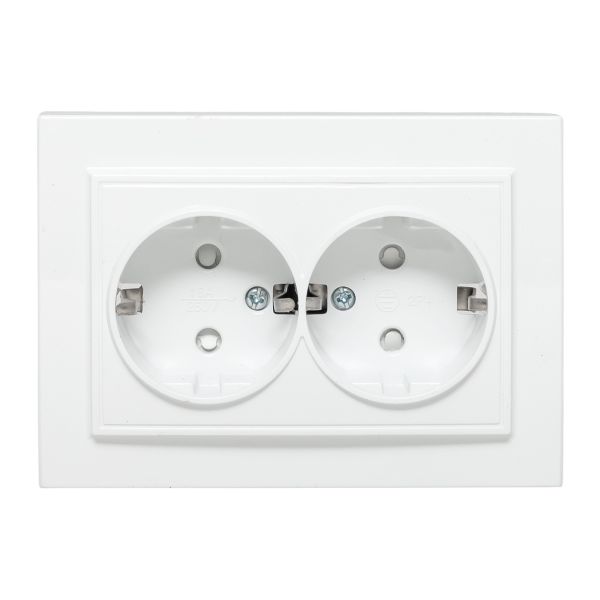 Минск Розетка 2-местная СП с заземлением 16А белая с защ. штор. EKF